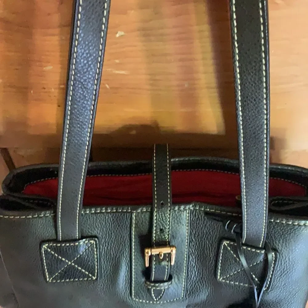 Dooney & Bourke black leather tote handbag